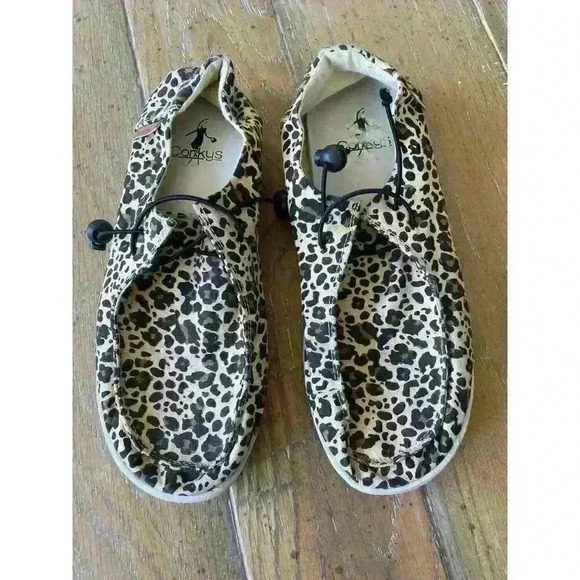 Corky's Kayak Leopard Slip On Women's Boat Shoe, size 8 - Picture 2 of 11
